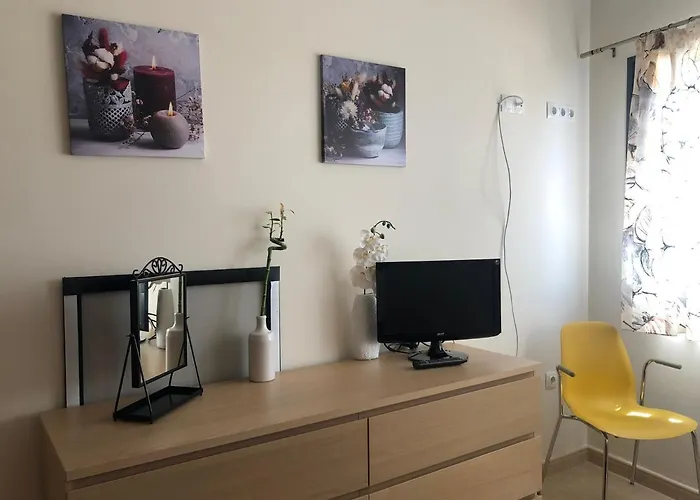 Lejlighed Bright, Modern In The Heart Of