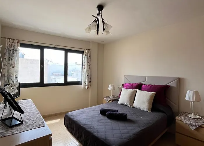 Bright, Modern In The Heart Of شقة